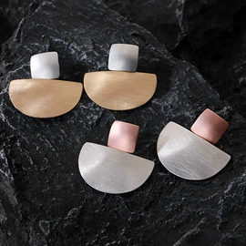 项链;毛衣链;耳坠