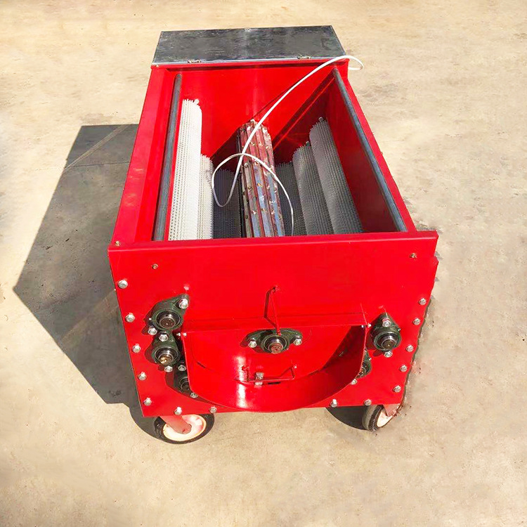 云南曲靖核桃去皮机1500型大产量请核桃去皮清洗机锯齿辊毛刷辊