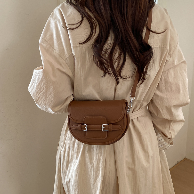 Textura retro silla de montar bolso de mujer 2026 nuevo nicho de diseño bolso de hombro de moda diaria viaje de moda bolso de mochila