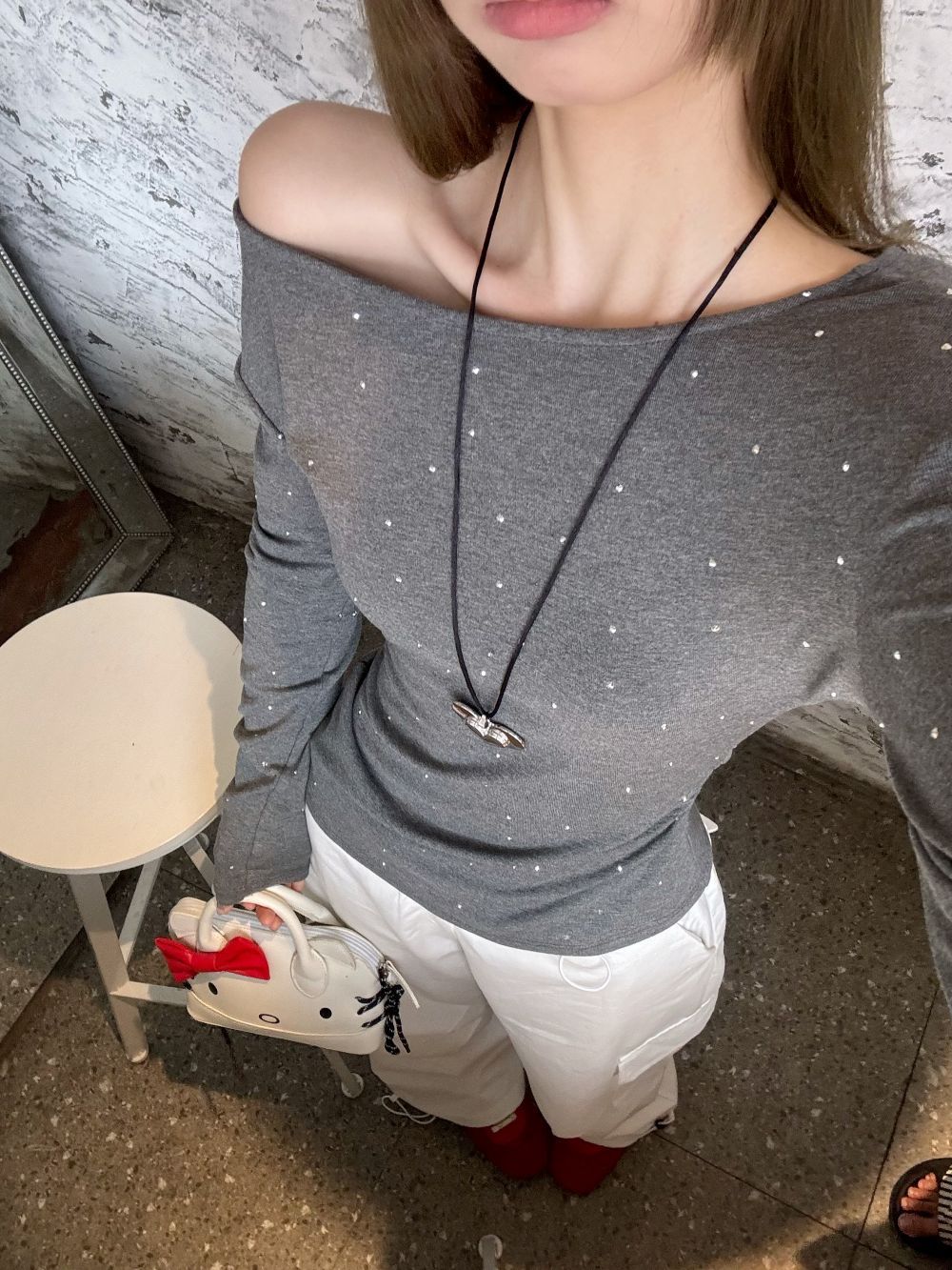 【260グラムの綿モーデール】斜め肩の底のシャツの女性のデザイン感のプリントの修身上着の長袖のtシャツの灰色