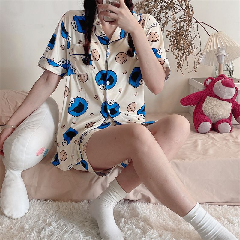Venta al por mayor transfronteriza del sudeste asiático nuevos pijamas de estilo caliente para mujer pantalones cortos de manga corta de verano rebeca coreana solapa de dibujos animados servicio a domicilio