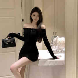 一字肩黑色长袖连衣裙女秋冬内搭裙紧身弹力包臀裙子收腰修身短裙