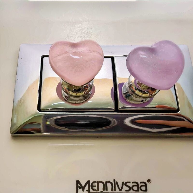 New Shiny Heart-Shaped Toilet Press Button Creative Device for Long Nails, Universal Auxiliary Switch for Flushing New Shiny Heart-Shaped Toilet Press Button Creative Device for Long Nails, Universal Auxiliary Switch for Flushing