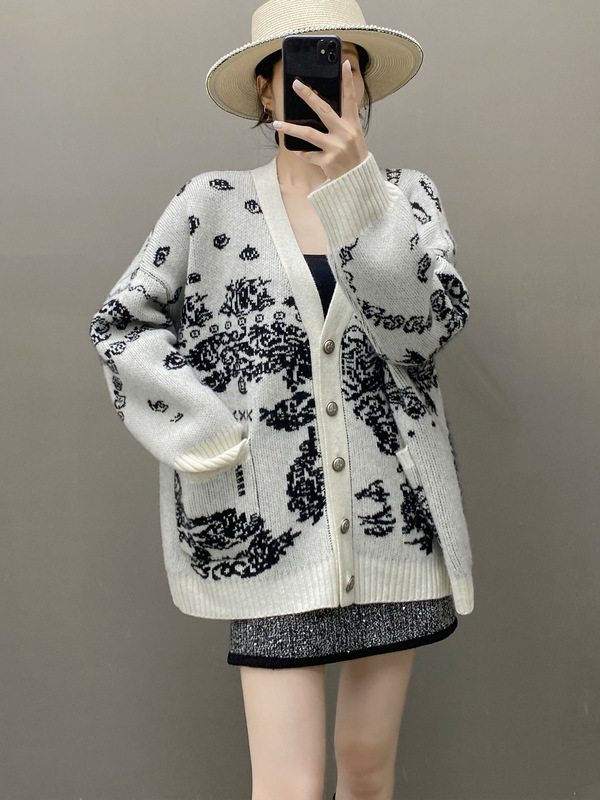 波西米亚风情~软糯山羊绒开衫女V领宽松图案提花秋冬针织毛衣外套|undefined