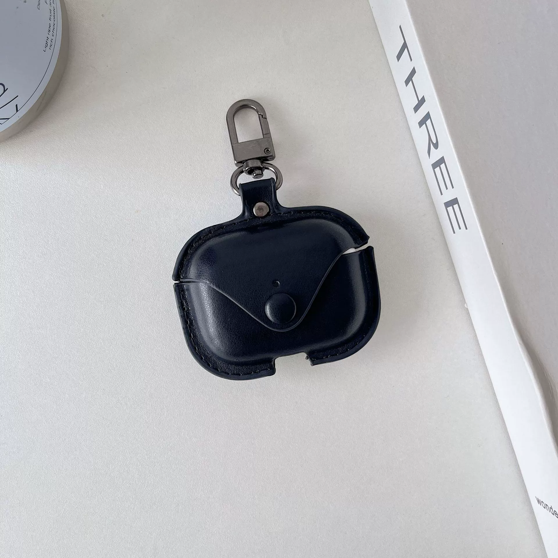 Кожаный чехол Bodisi для AirPods Pro с брелком – компактный чехол для защиты в жирной коже, 5x6x3 см, 0.03 кг