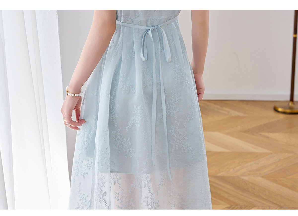 Đầm maxi nữ thêu hoa cổ V thắt eo phong cách cổ điển dài — màu xanh nhạt, màu sắc chi tiết 24