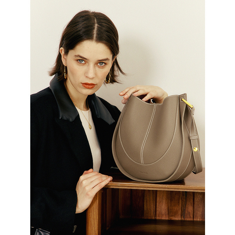 Saddle Shoulder Crossbody Bag In Soft Leather For Women_voghion.com