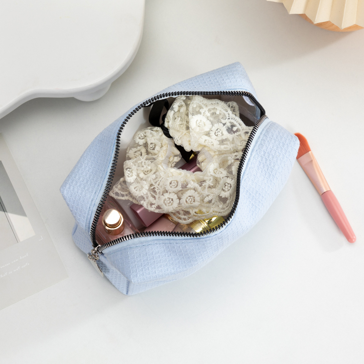 Fabricantes transfronterizos nuevos waffle bolsas de maquillaje de gran capacidad bolsas portátiles cuadradas de color sólido bolsas de lavado de viaje de damas image 3
