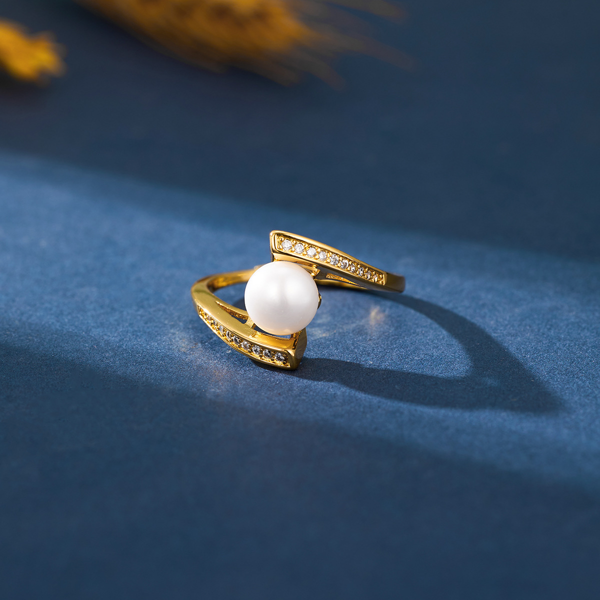 Cross-border niche design Korean-style personalized design ring for women, light luxury pearl zircon open ring jewelry