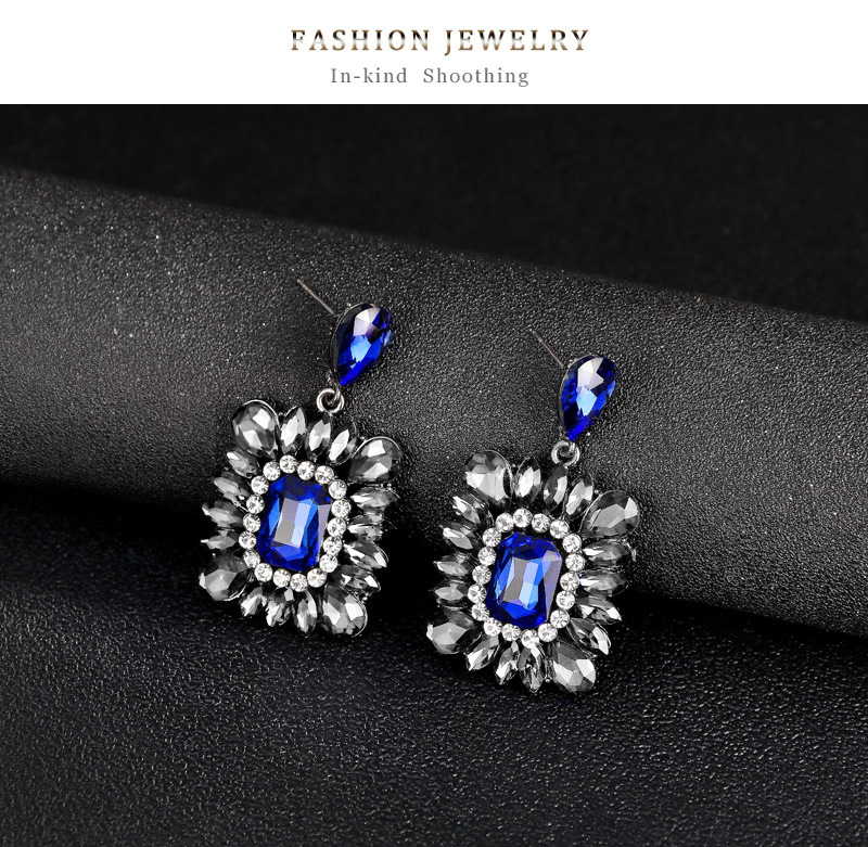 Retro Geometric Alloy Inlay Rhinestones Drop Earrings 1 Pair