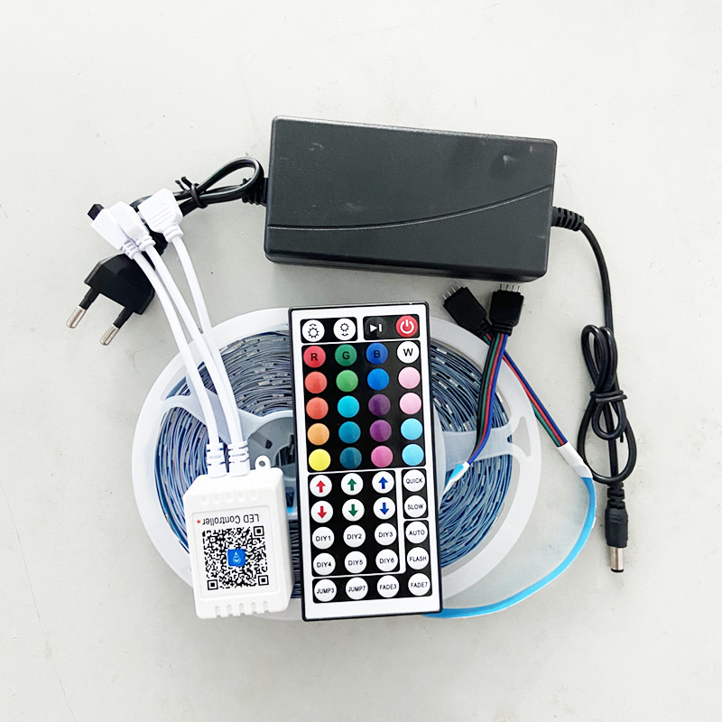 Tira de luz LED 12V5050RGB18 luz 44 clave de control de infrarrojos Bluetooth tira de luz larga tira de luz de fondo suave atmósfera de luz