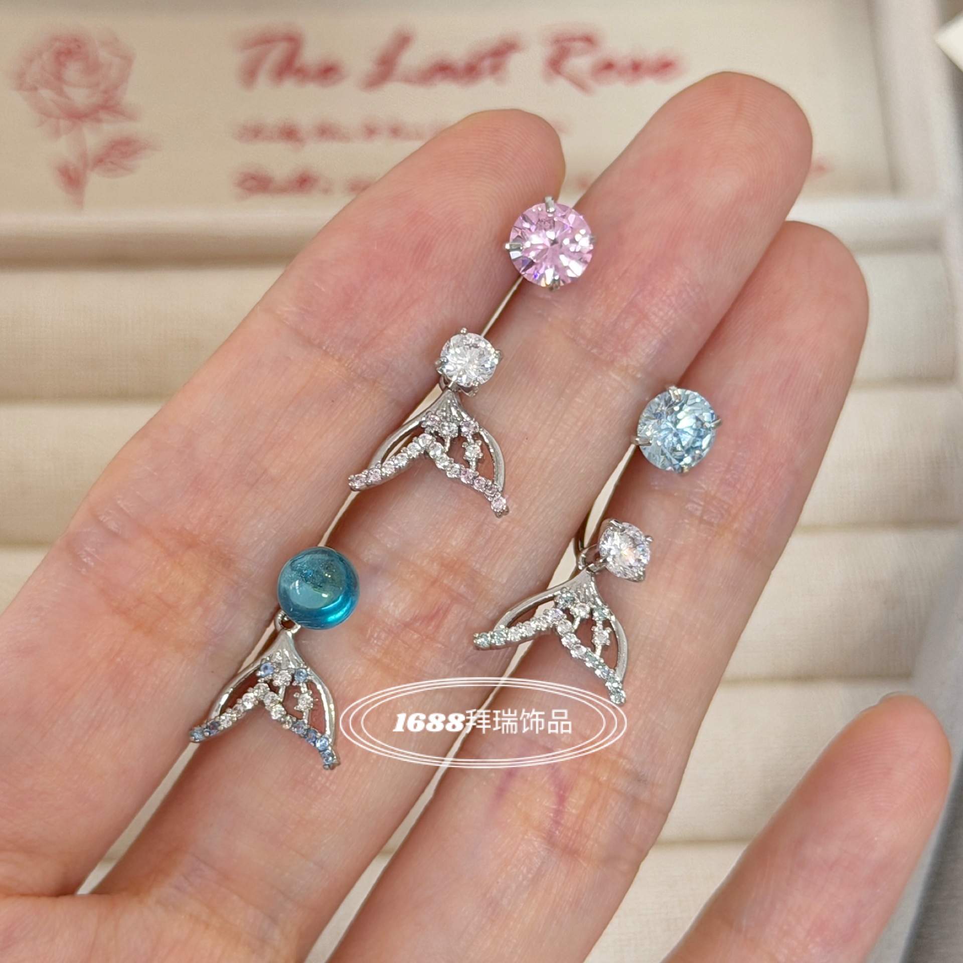 Sparkling Zircon Niche Design Sweet Girly Earrings Micro-Inlaid Zircon Fishtail Horseshoe Ear Studs Ear Bone Studs