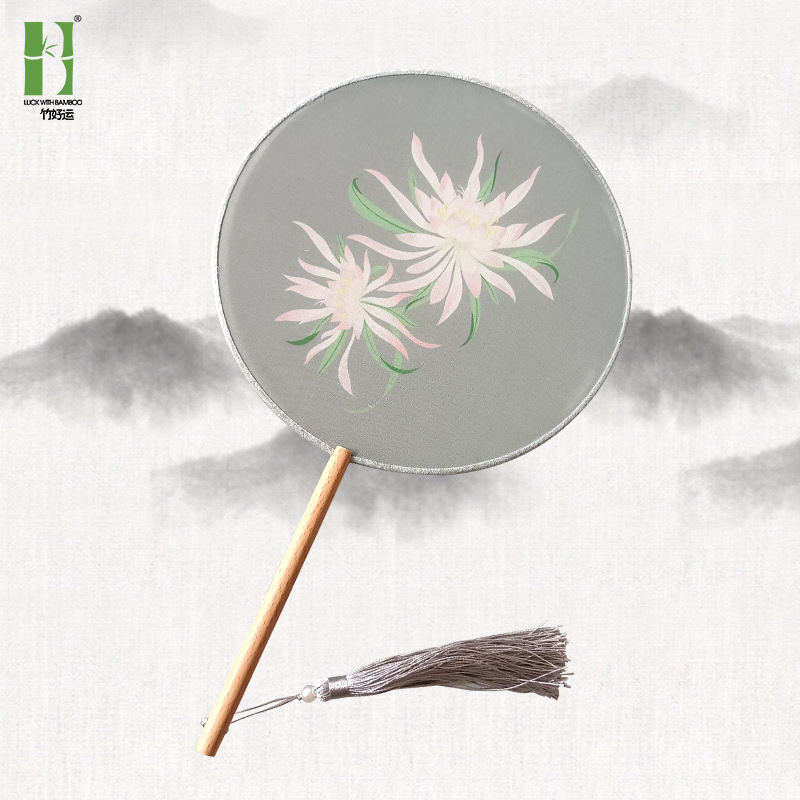 Abanderado estampado grupo abanico 2024 nuevo estilo flor animal abanico antiguo al por mayor Hanfu cheongsam traje antiguo abanico de baile