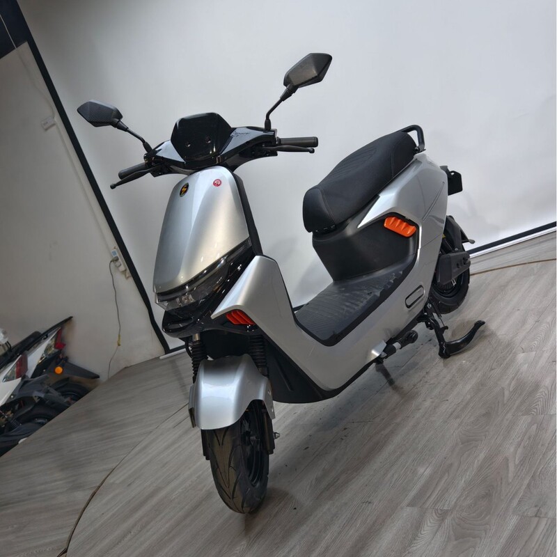 Xiaojiu 2025 New Electric Motorcycle Electric Vehicle Export Cross-Border Wholesale Small Car Battery Vehicle Bicycle