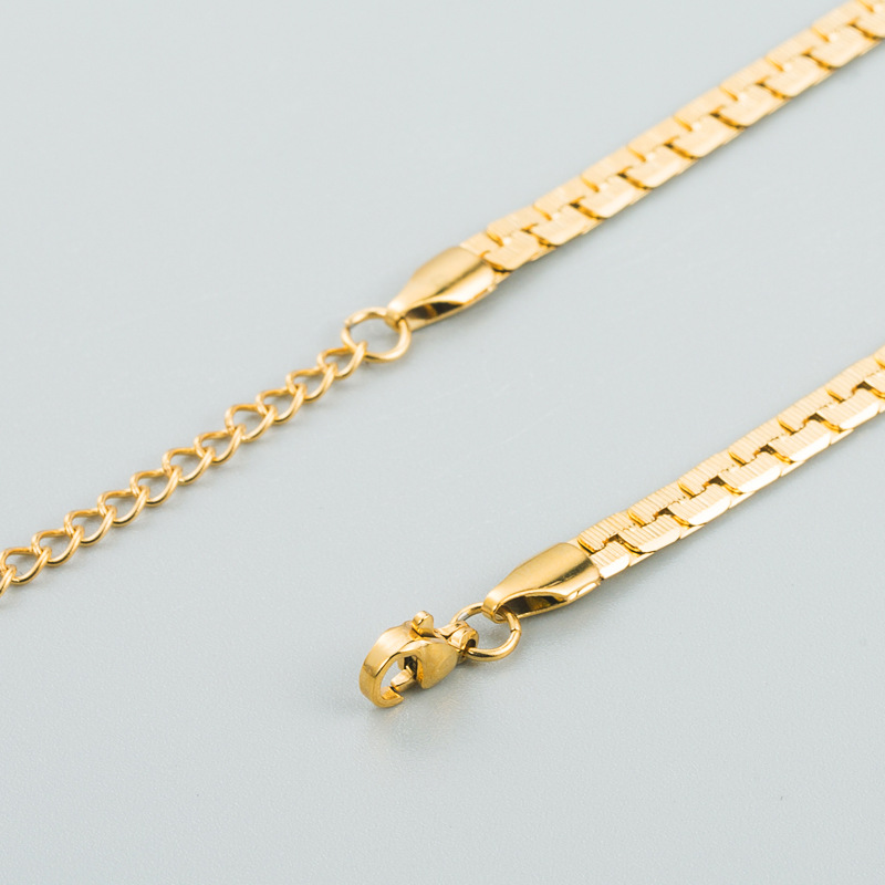 Simple Plain Geometric Ultra-thin Welding Chain Same Titanium Steel Necklace display picture 4