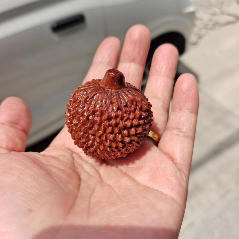 ラオスの黄花梨の木はミャンマーの花梨を彫刻します。|undefined