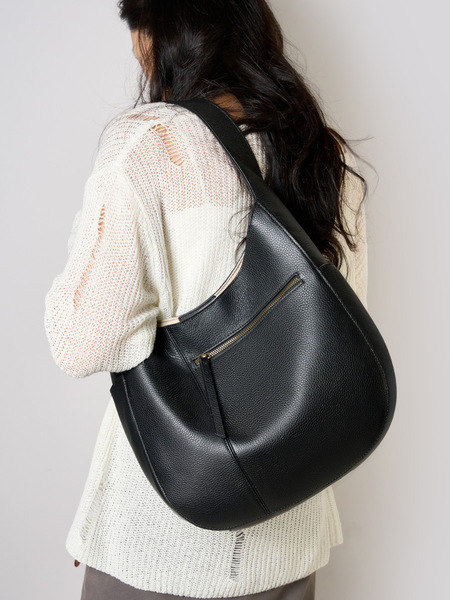 Quality leather capacious one-shoulder bag