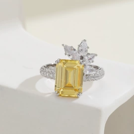 戒指;项链;手链