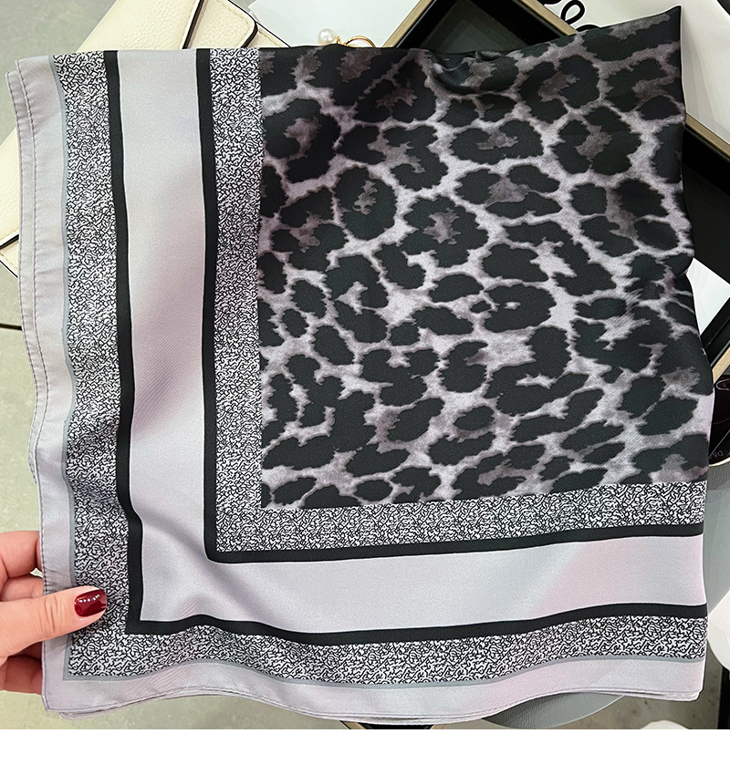 Elegant, Retro Style Women's Elegant Retro Leopard Polyester Silk Scarf