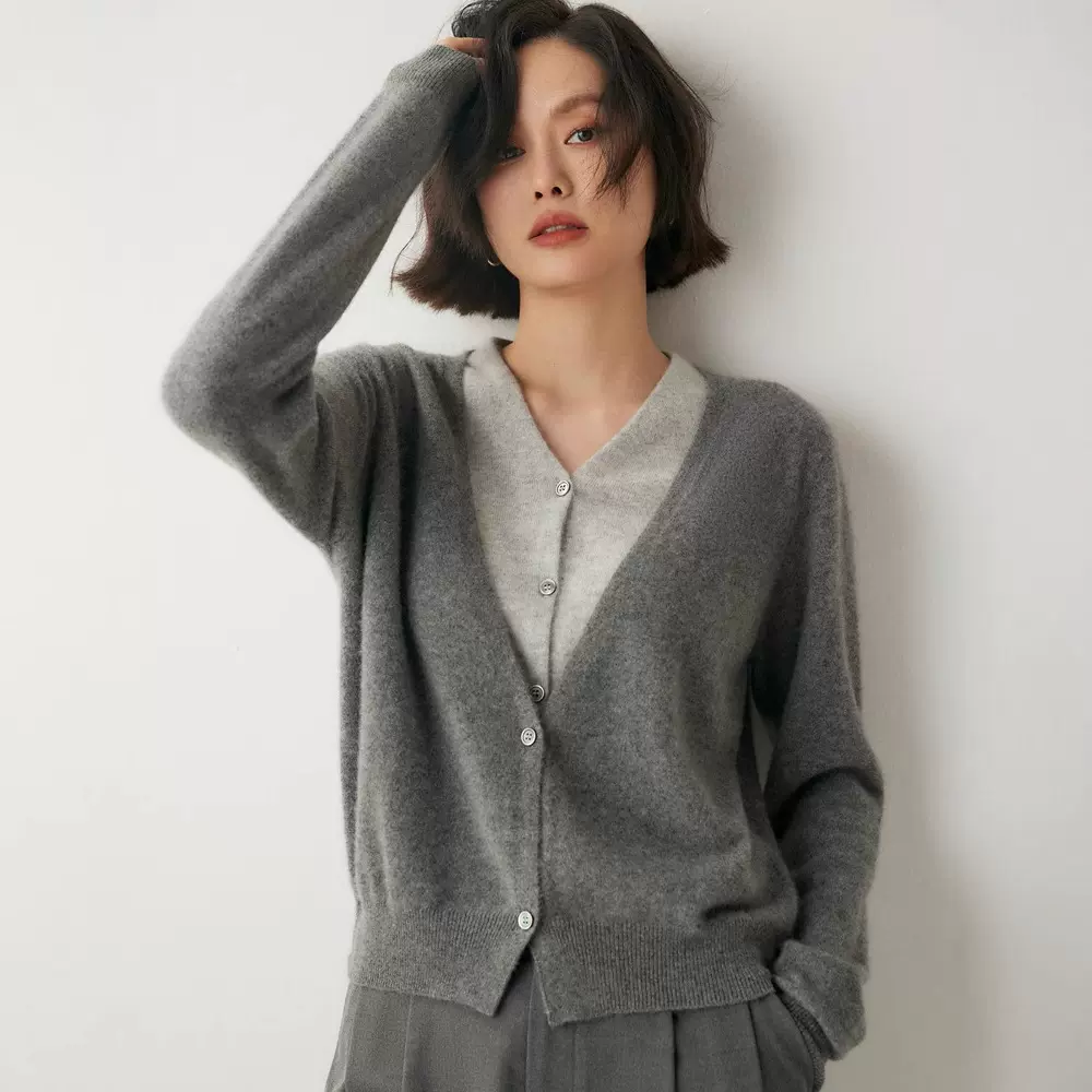 软糯山羊绒设计感小众法式秋冬女假两件V领针织开衫宽松羊毛毛衣