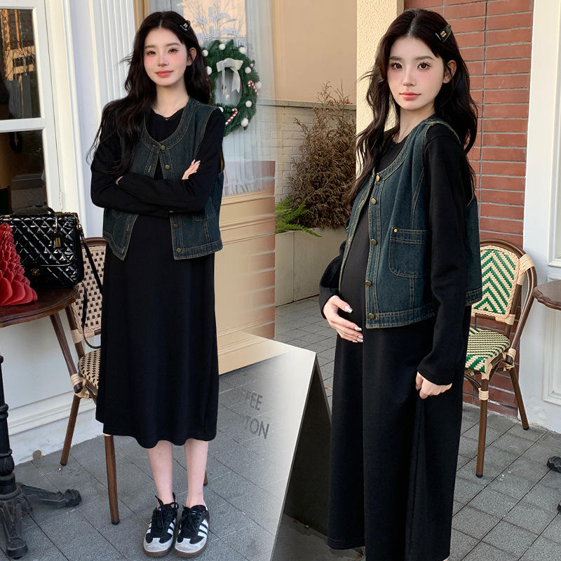 Item: Spring 2024 New Black Hooded Sweatshirt Dress + Retro Washed Denim Vest Maternity Set