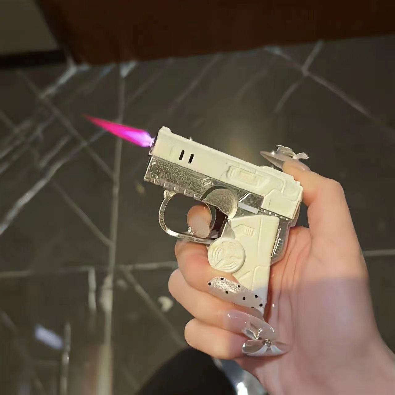 Nueva punta de dedo plegable giroscopio pistola encendedor novio celebridad de Internet inflable a prueba de viento rotación creativa descompresión personalidad image 6