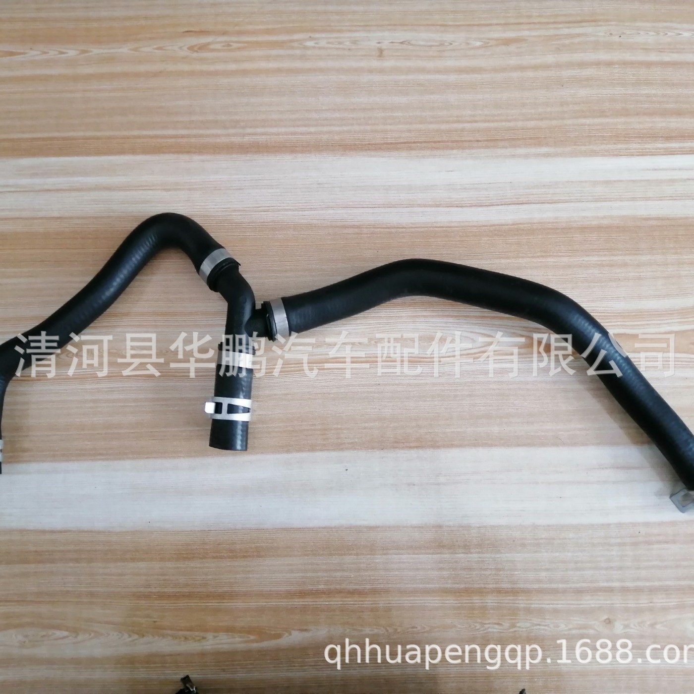 适用于2012年福克斯 1.6  暖风水管 三通 MT 编号 AV618C351DB