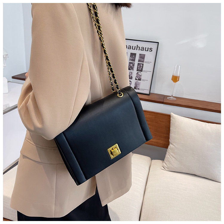 Women's Medium All Seasons Pu Leather Solid Color Classic Style Square Zipper Shoulder Bag display picture 3