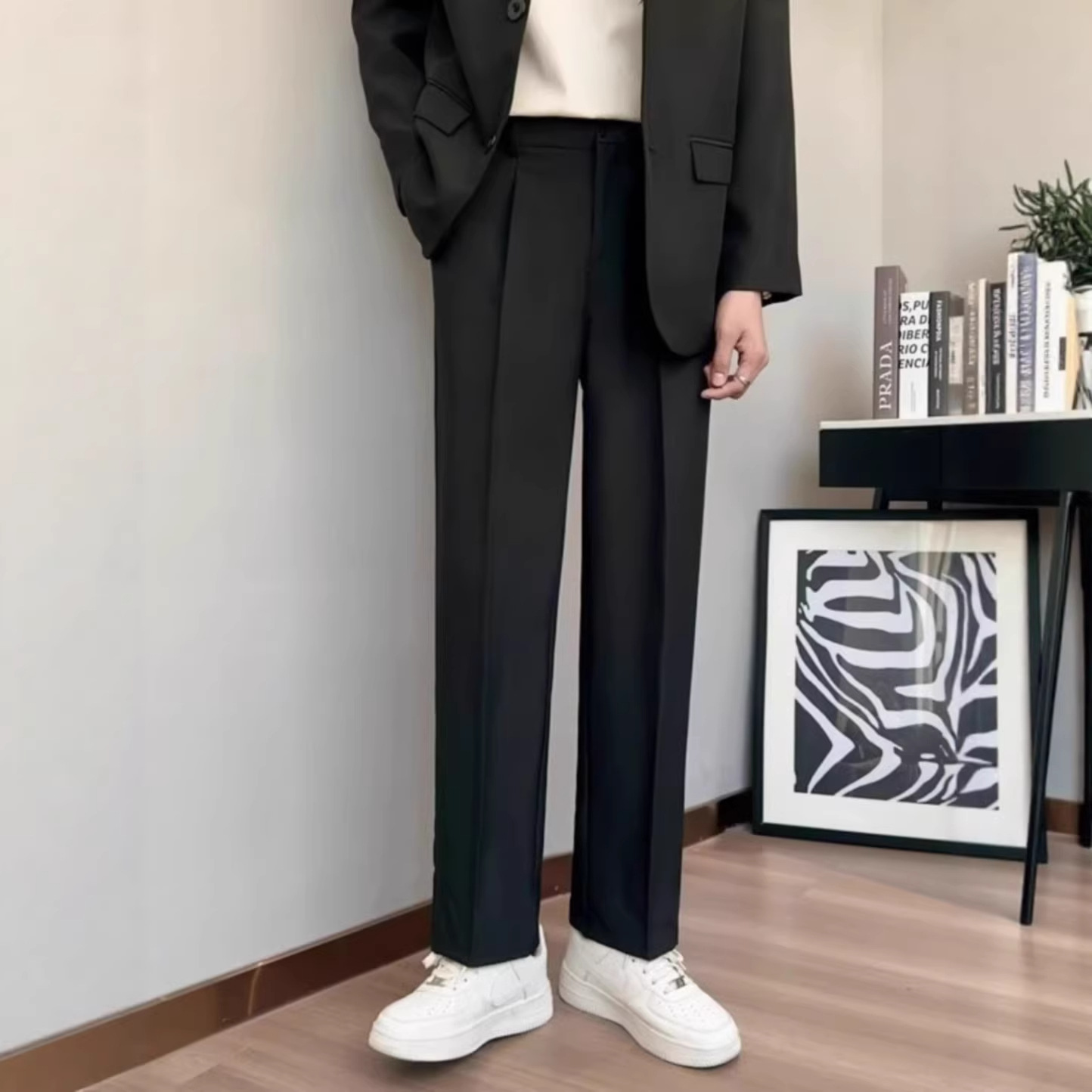 High-quality hemmed men's trousers - trendy casual straight-leg trousers for spring and autumn, elastic back, tailored trousers with a good drape.