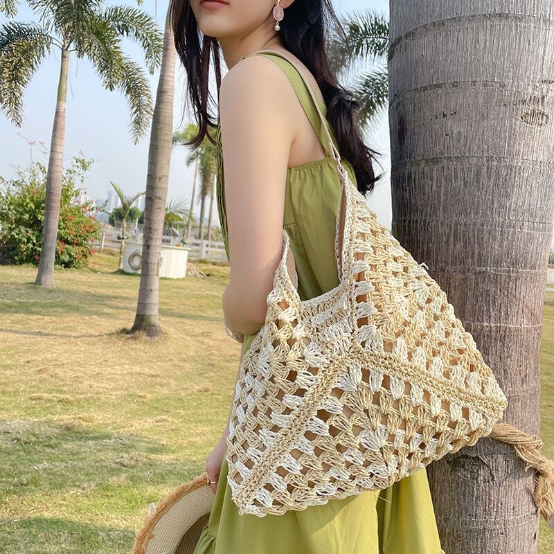 2025 New Triangle Woven Straw Bag Women's All-match Shoulder Large Capacity Tote Bag Fashionable Holiday Beach Bag