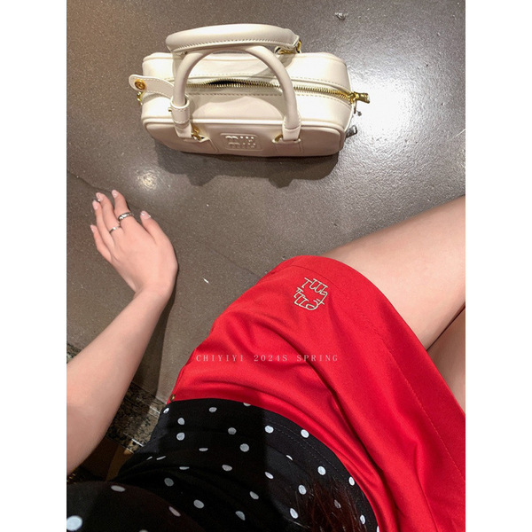 Cute red design skirt