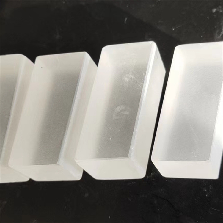 供应白色橙色方解石原石 工艺品冰洲石 雕刻用方解石原矿石