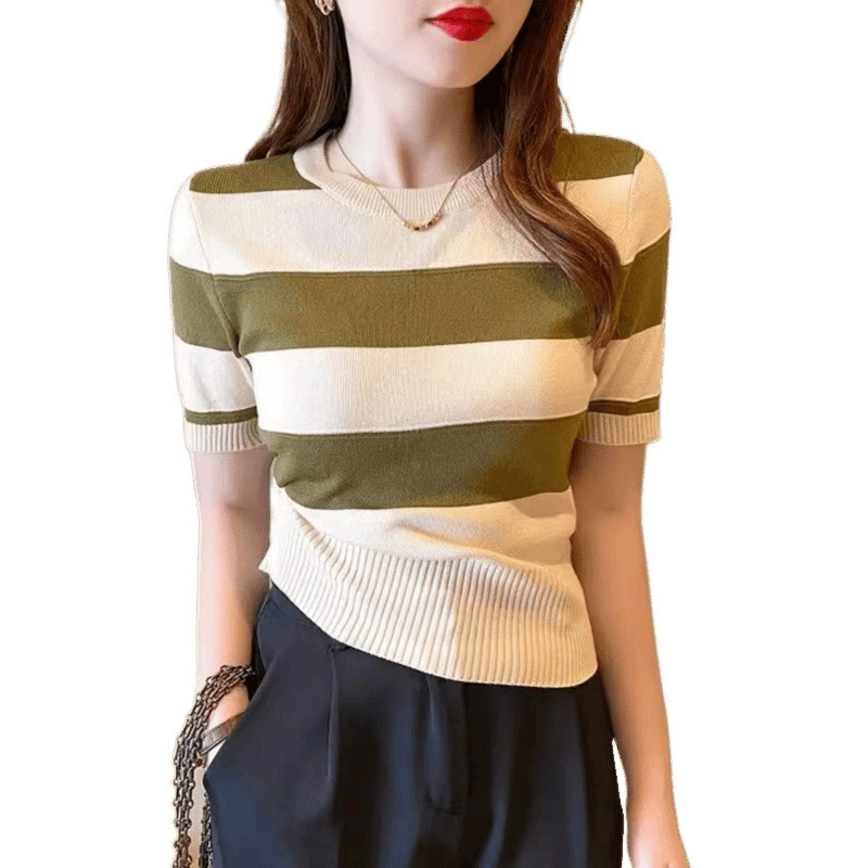 Fitted knitted summer short sweater, with short sleeve