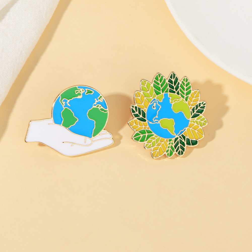 欧美时尚创意环保风系列胸针卡通个性地球合金滴油徽章衣饰装饰品