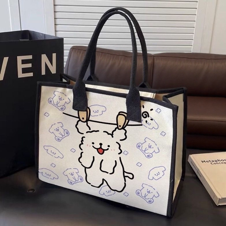 검은 햇볕에 말린 강아지