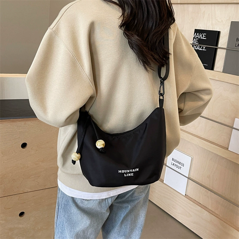 Трансграничный повседневный нейлон ткань наклонный кросс маленькая сумка новая супер крутая ветреная легкая универсальная сумка на одно плечо подмышка модная универсальная сумка