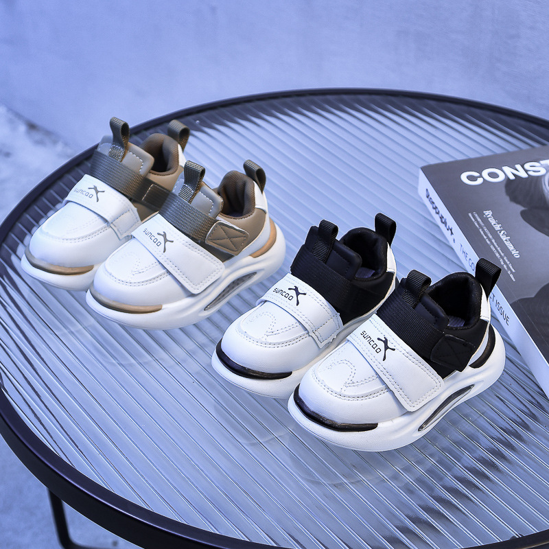 Zapatos deportivos para niños suela blanda 2025 estilo k primavera y otoño nuevos zapatos deportivos de cuero suela suave zapatos casuales para niños y niñas trbottomy