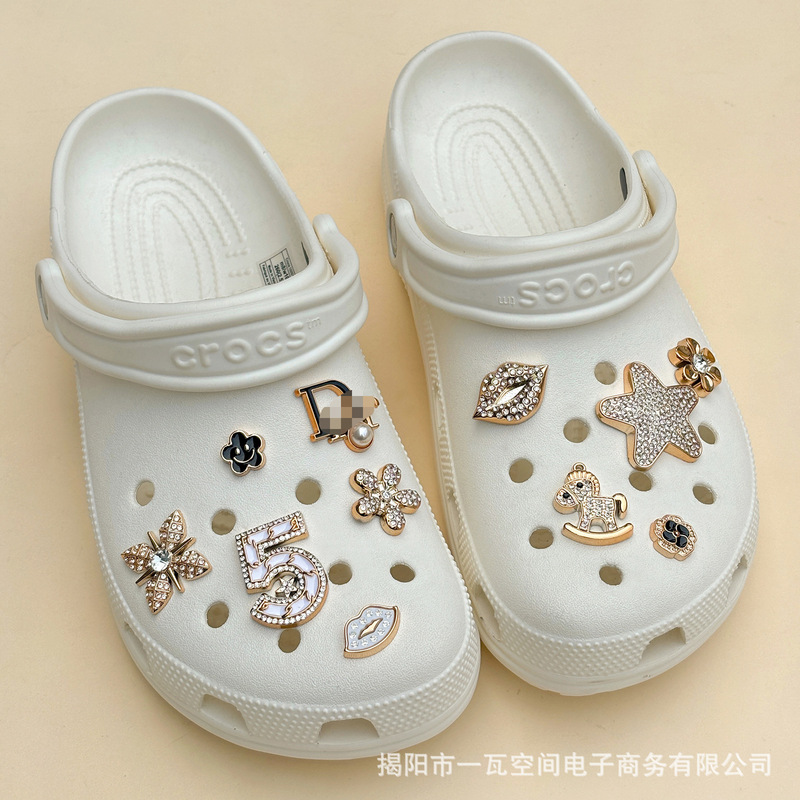 Cross-border New Cross Hole Shoes Women's Accessories DIY Flash Diamond Flower Buckle Removable One-piece Shoe Flower Accessories Single