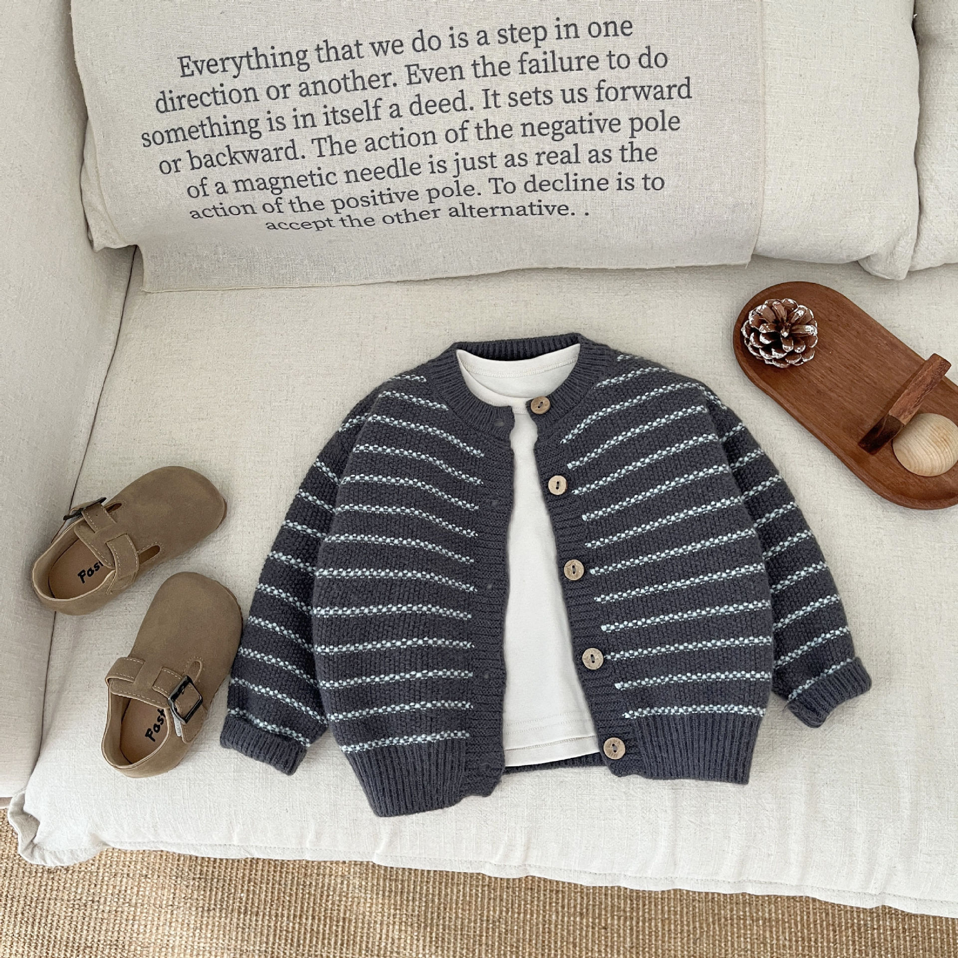 儿童毛衣2025秋装新款韩系男宝宝气质软糯针织开衫婴幼儿春季外套