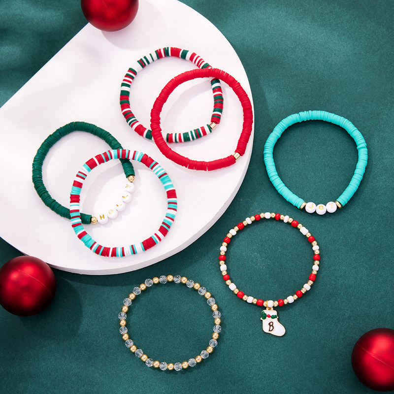 跨境新款圣诞节靴子吊坠手链7件套个性时尚多层叠戴水晶软陶手串