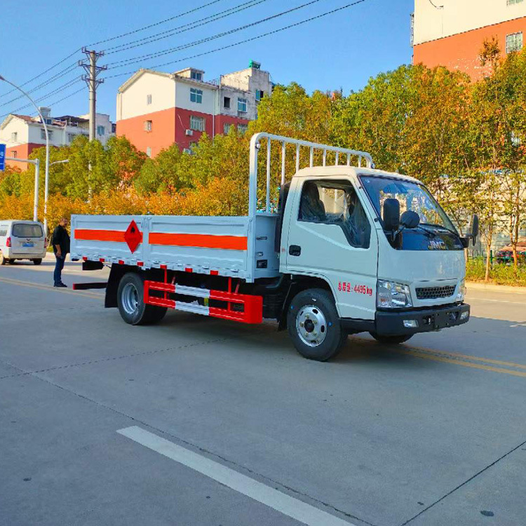 解放J67吨8吨危爆车防爆车8类危险品厢式运输车新款质优