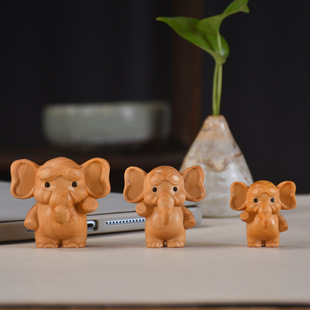 Thuja Wood Carving Dumbo Cartoon Cute Gift for Children Baby Elephant Handmade Mascot Handheld Home Ornaments