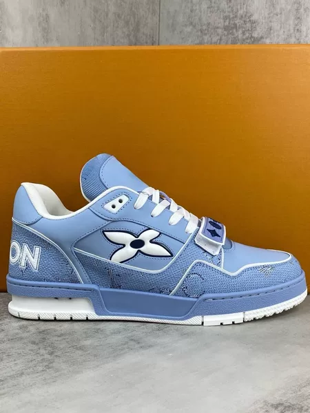 Trainer Sneakers for Men and Women, White Shoes with Large Four-Leaf Clover Design, Thick-Soled Platform Shoes, Height-Increasing Versatile Casual Trendy Couple Shoes