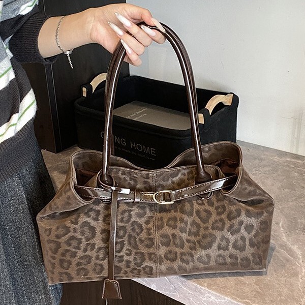Retro Leopard Print Tote Bag for Women 2025 Autumn and Winter New Fashion Versatile Handbag High-End Single Shoulder Armpit Bag Retro Leopard Print Tote Bag for Women 2025 Autumn and Winter New Fashion Versatile Handbag High-End Single Shoulder Armpit Bag