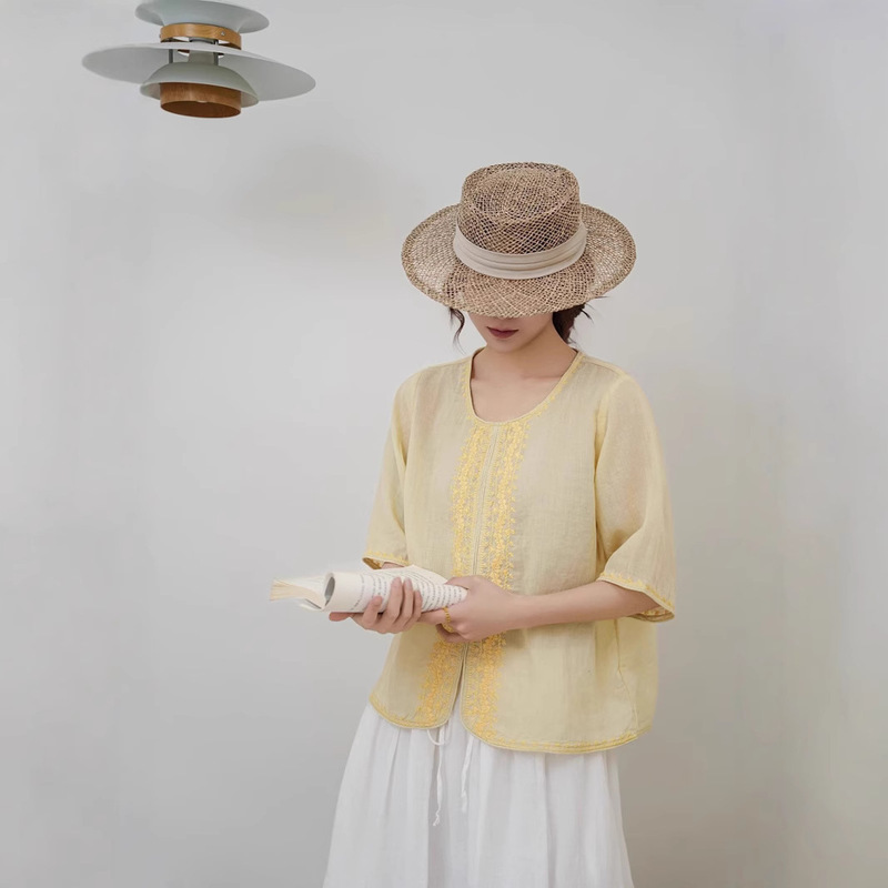 2025 Summer New Style Heavy Embroidery Fully Hemmed High-Quality Tops Round Neck Mori Girl Style Gentle T-Shirt 2025 Summer New Style Heavy Embroidery Fully Hemmed High-Quality Tops Round Neck Mori Girl Style Gentle T-Shirt