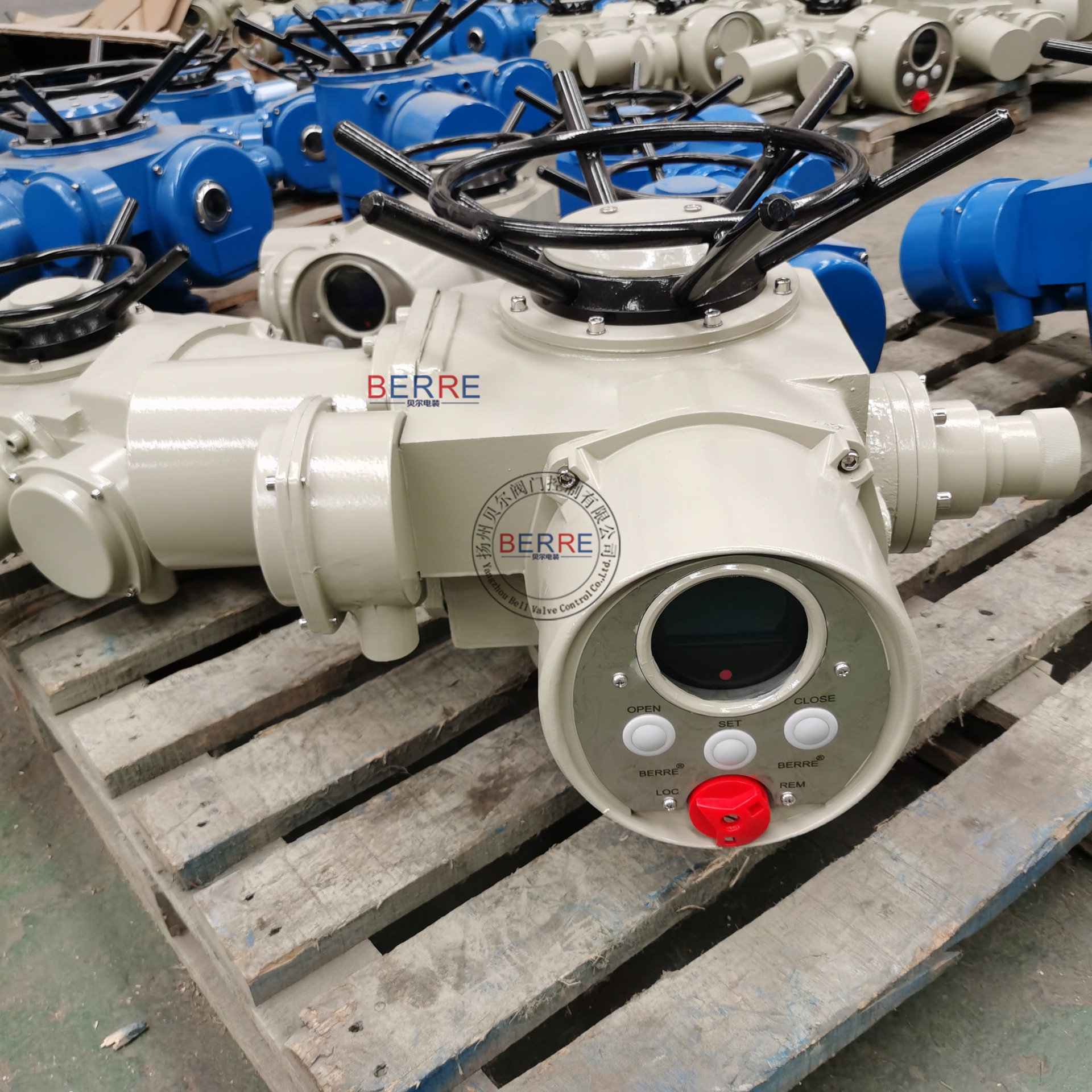 供应自动化仪器设备多回转HART总线调节型电动执行器