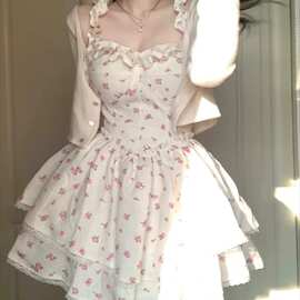 白色碎花吊带连衣裙女夏辣妹性感纯欲风收腰显瘦蓬蓬裙甜辣风裙子