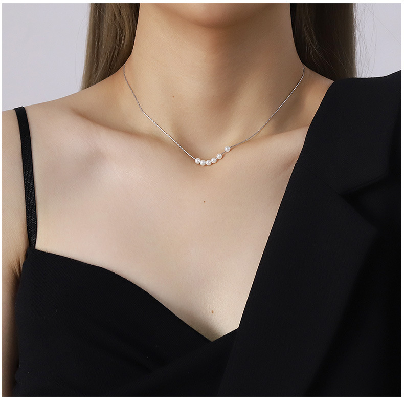 Light Luxury Niche Matching Imitation Baroque Pearl Titanium Steel Necklace Female Wholesale display picture 6