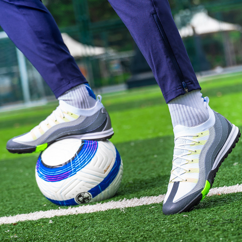 Professional Soccer Shoes With Studs And Electroplated Soles Unisex_voghion.com