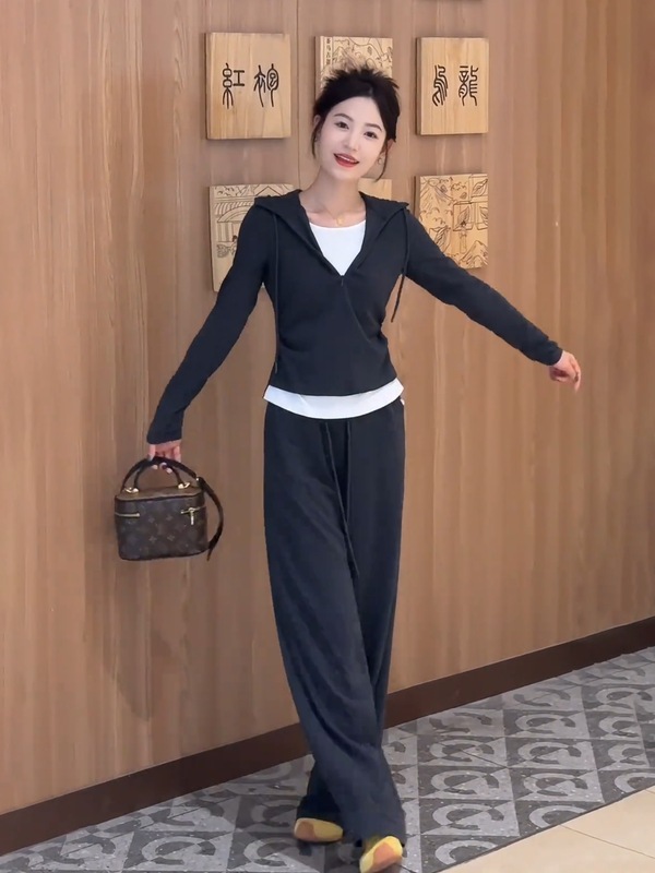 大码胖mm入秋穿搭一整套女撞色假两件连帽上衣休闲裤显瘦两件套装|undefined